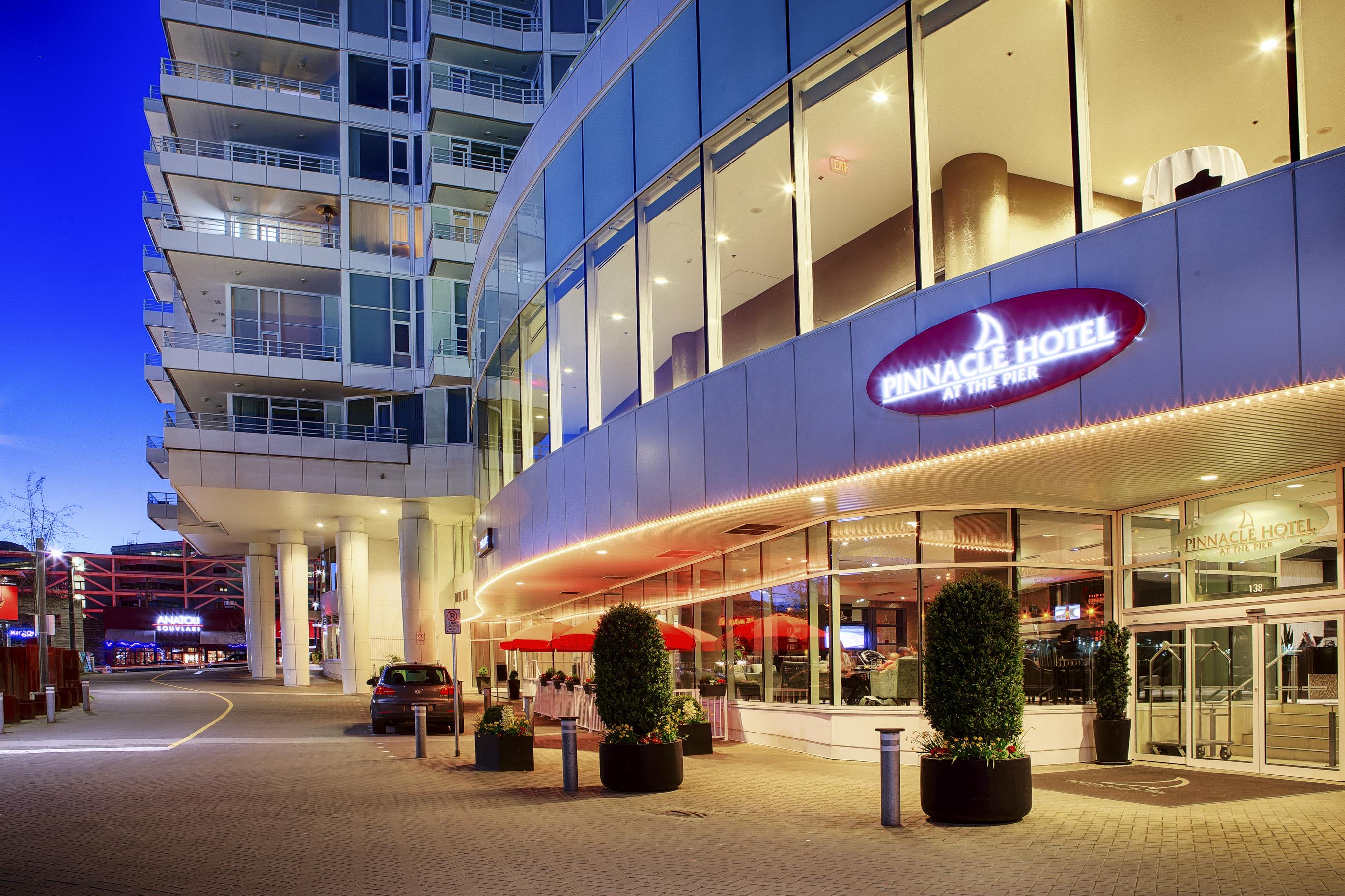 Pinnacle Hotel At The Pier North Vancouver Exterior foto