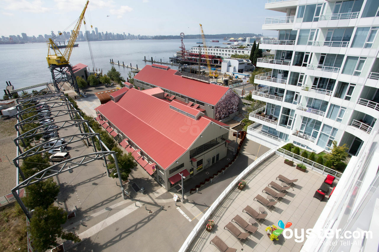 Pinnacle Hotel At The Pier North Vancouver Exterior foto